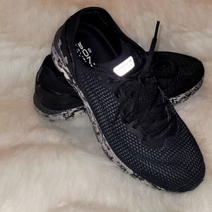 UNDER ARMOUR Hovr Sonic mens shoes